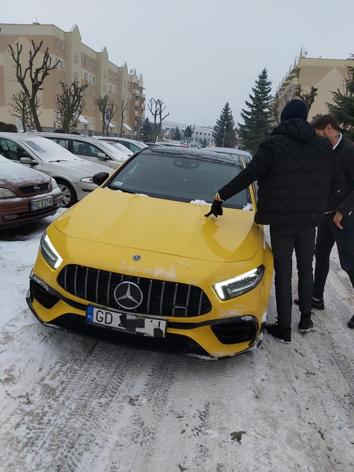 Kontakt z klientem przy pojeździe