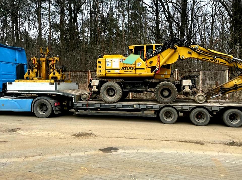 Transport sprzętu budowlanego