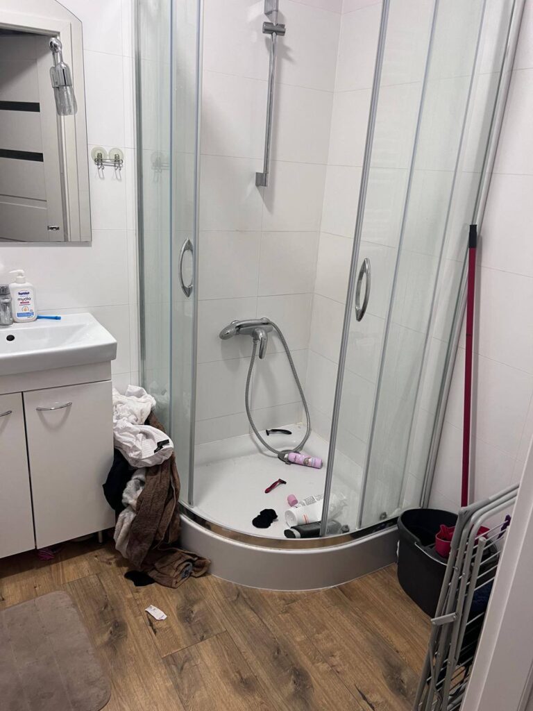 Oględziny łazienki i wyposażenia